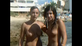 Two sexy busty girls on beach TWF-www.teenworldforum.com (5)
